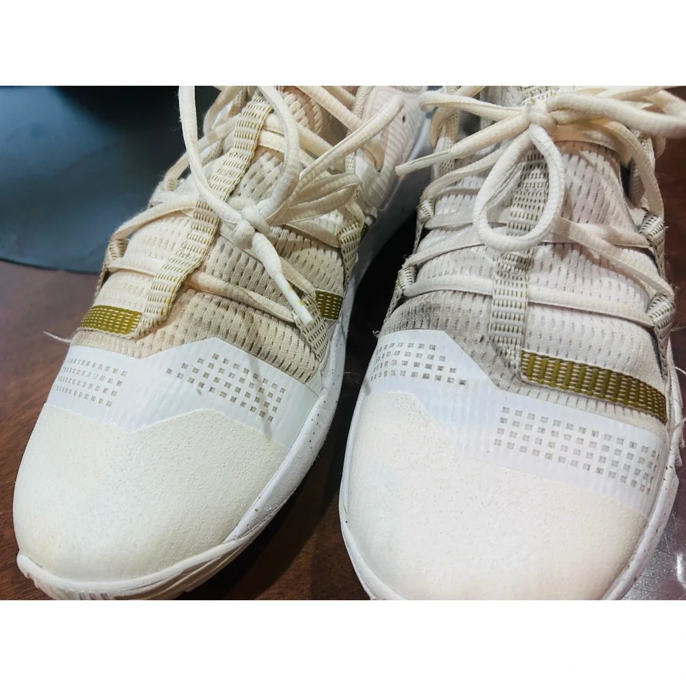Under Armour HOVR Block City Women Size 8 White Gold Good Basketball Shoes